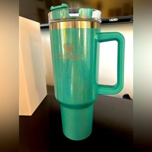 New Stanley 40oz Quencher Tumbler Seafoam